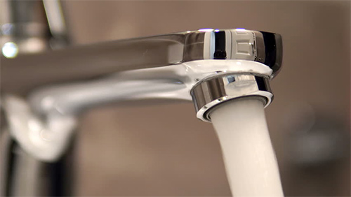 Кран может шуметь как при открытии, так и при закрытии воды