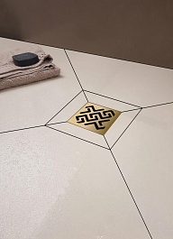 BERGES Wasserhaus Душевой трап Platz Antik 100 092060 золото глянец – фотография-3