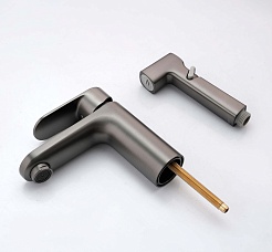 Aquatek Смеситель для раковины Ника AQ1812BGM с гигиеническим душем, оружейная сталь – фотография-3