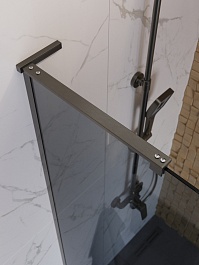 BelBagno Душевая перегородка Uno UNO-L-1-TB-90-GR-GM 90x200 профиль оружейная сталь стекло серое тонированное – фотография-4
